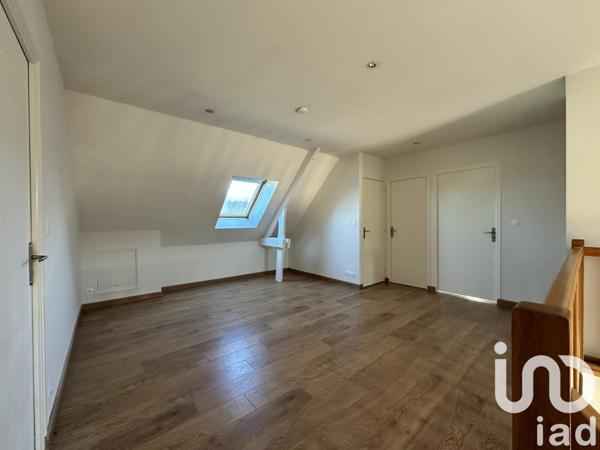 Maison traditionnelle 6 pièces de 213 m² à Saint-Cyr-sur-Loire (37540)