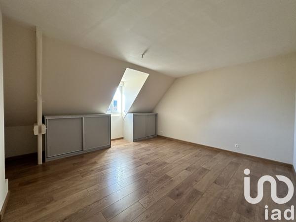 Maison traditionnelle 6 pièces de 213 m² à Saint-Cyr-sur-Loire (37540)