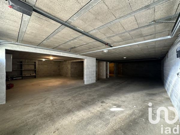 Maison traditionnelle 6 pièces de 213 m² à Saint-Cyr-sur-Loire (37540)