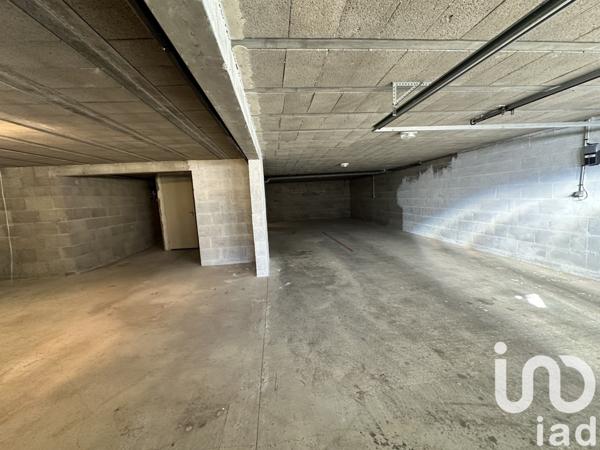 Maison traditionnelle 6 pièces de 213 m² à Saint-Cyr-sur-Loire (37540)