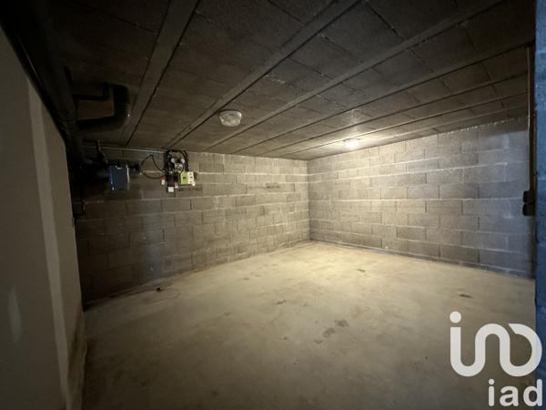 Maison traditionnelle 6 pièces de 213 m² à Saint-Cyr-sur-Loire (37540)