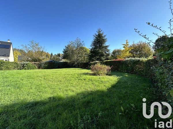 Maison traditionnelle 6 pièces de 213 m² à Saint-Cyr-sur-Loire (37540)