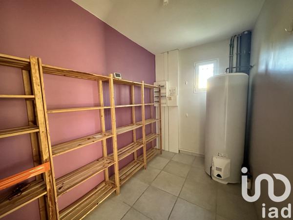 Maison traditionnelle 6 pièces de 213 m² à Saint-Cyr-sur-Loire (37540)