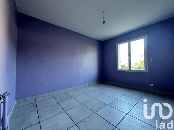 Maison traditionnelle 6 pièces de 213 m² à Saint-Cyr-sur-Loire (37540)