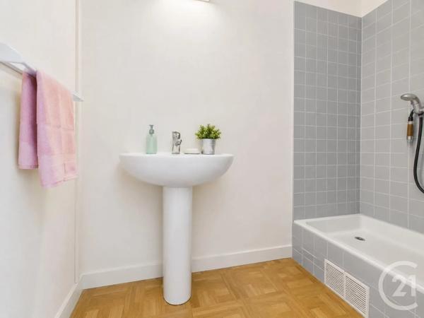 Appartement T2 à vendre  2 pièces - 45,17 m 2   TOULON  - 83