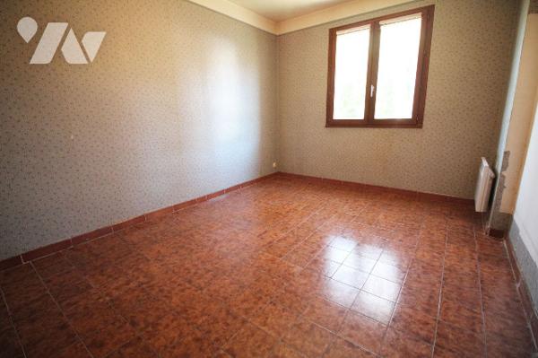 L'Etude Maubé vend 3 parcelles constructibles (dont avec 1 maison déjà présente) aux Pennes Mirabeau