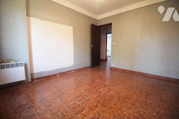 L'Etude Maubé vend 3 parcelles constructibles (dont avec 1 maison déjà présente) aux Pennes Mirabeau