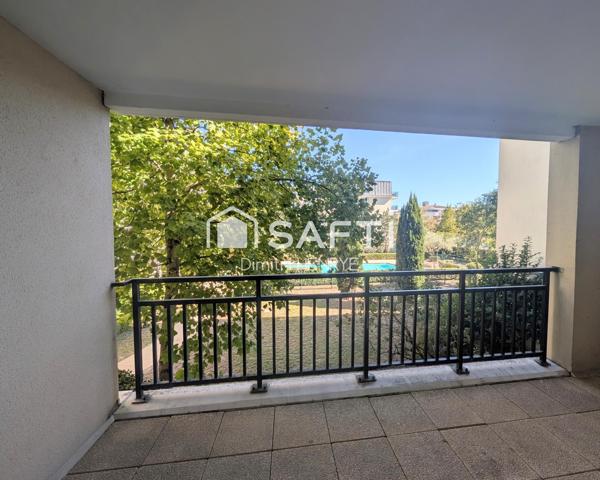 T2 avec balcon, parking et piscine – Chartrons