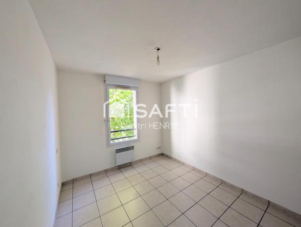 T2 avec balcon, parking et piscine – Chartrons