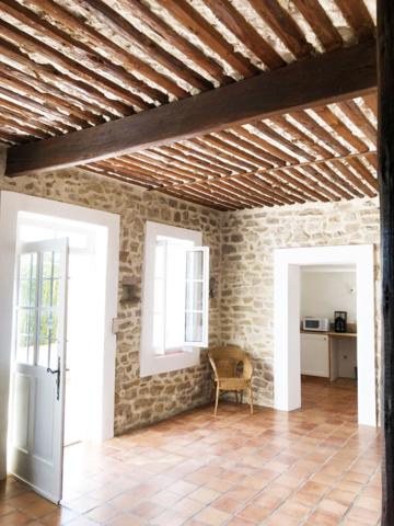 Local commercial avec son grand terrain, garages attenants et Maison de caractère