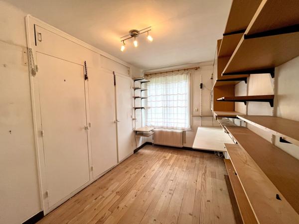 Maison T3 sur sous sol , 19 ares de terrain avec hangar