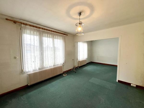 Maison T3 sur sous sol , 19 ares de terrain avec hangar