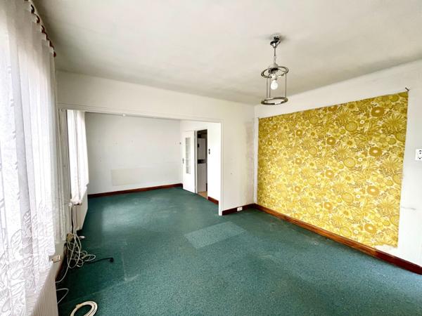 Maison T3 sur sous sol , 19 ares de terrain avec hangar