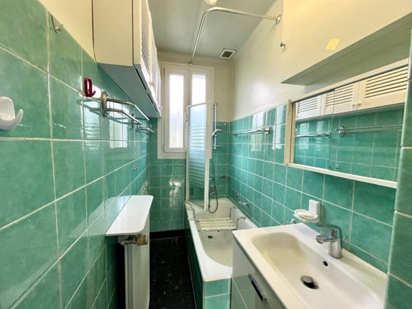 Maison T3 sur sous sol , 19 ares de terrain avec hangar