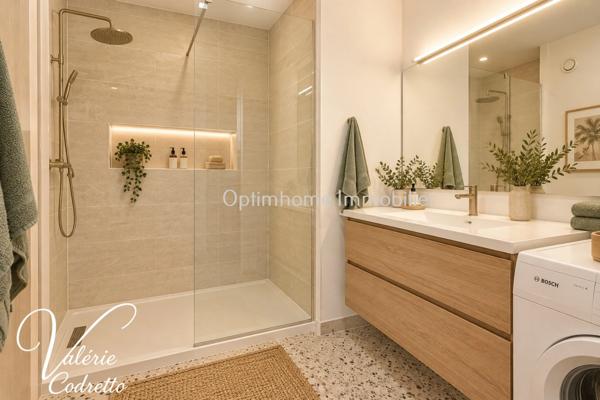À vendre – Appartement T3 98 m² avec terrasse et 2 garages – Port d’Hyères 83400