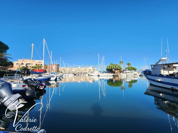 À vendre – Appartement T3 98 m² avec terrasse et 2 garages – Port d’Hyères 83400