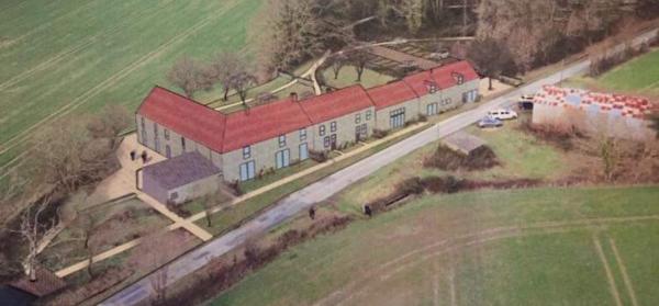 ENSEMBLE IMMOBILIER POUR EVENEMENTIEL