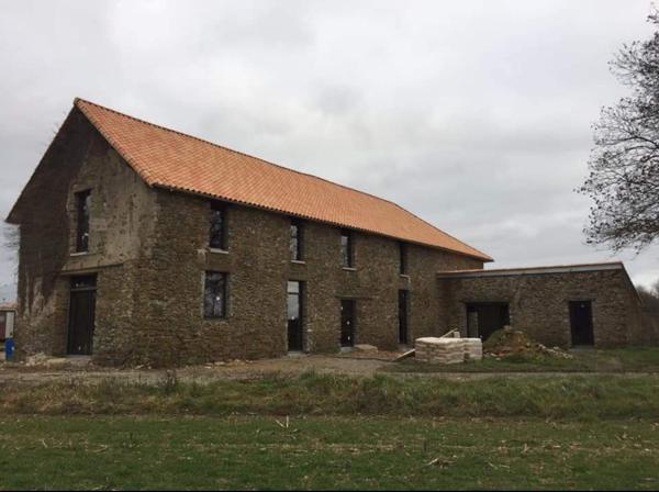 ENSEMBLE IMMOBILIER POUR EVENEMENTIEL