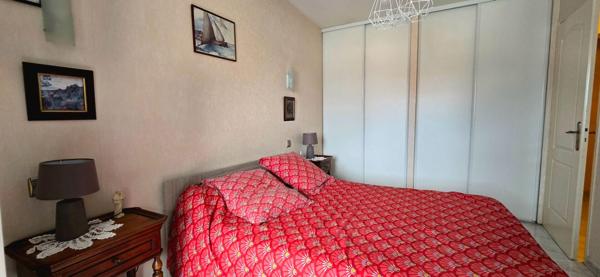 Elne Villa 4 faces 5 pièces de 150 m2 avec terrain de plus de 600 m²