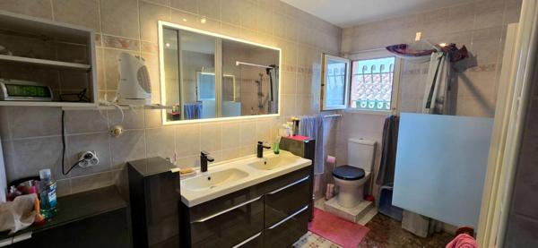 Elne Villa 4 faces 5 pièces de 150 m2 avec terrain de plus de 600 m²