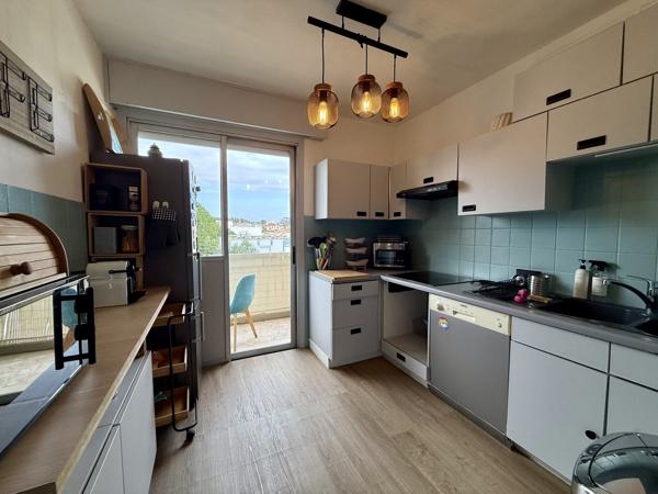 Cagnes-sur-Mer – Breguières : 3 pièces traversant de 72 m² avec balcons, cave et ascenseur
