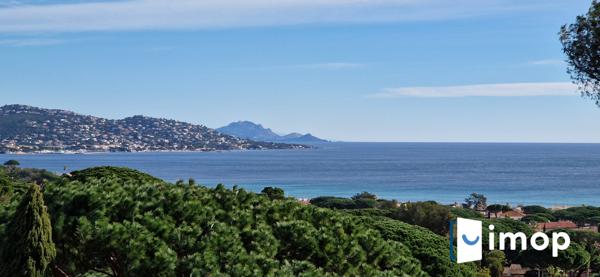 Belle villa avec piscine et vue mer