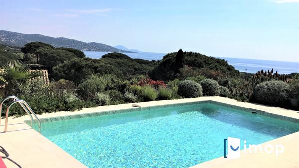 Belle villa avec piscine et vue mer