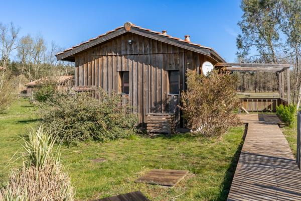 maison 164m2 piscine avec 6 chalets piscine