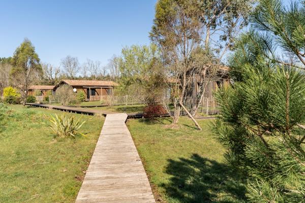 maison 164m2 piscine avec 6 chalets piscine