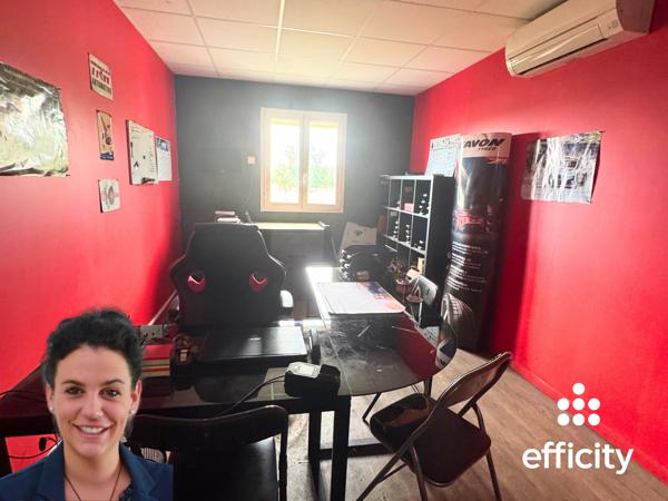Local Commercial
        
        - 500 m² Exclusivité 495 000 € *