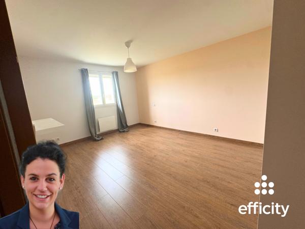 Local Commercial
        
        - 500 m² Exclusivité 495 000 € *