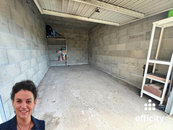 Local Commercial
        
        - 500 m² Exclusivité 495 000 € *