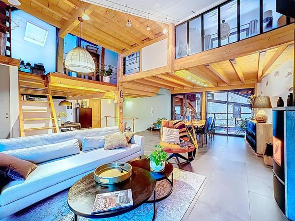 Esprit loft, grands volumes au cœur de Taninges