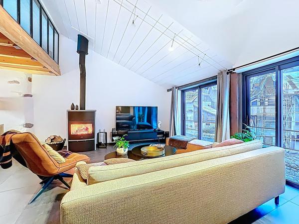 Esprit loft, grands volumes au cœur de Taninges