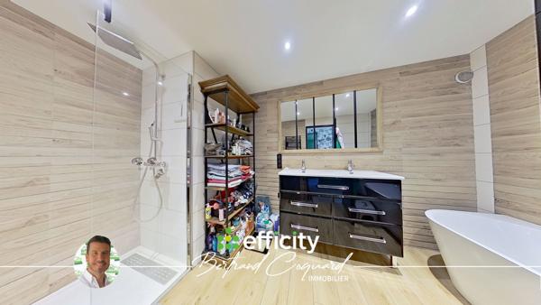 Local Commercial
         6 pièces
        - 550 m² Exclusivité 370 000 € *