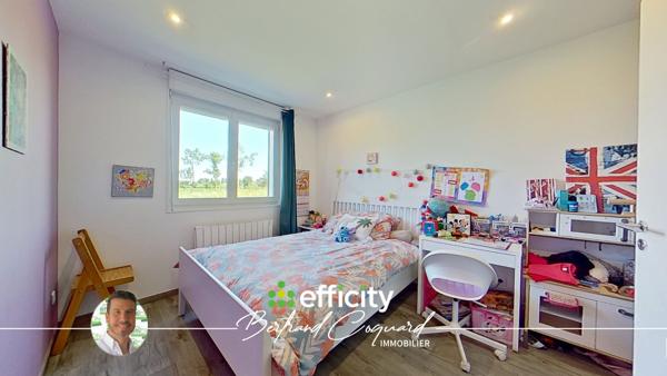 Local Commercial
         6 pièces
        - 550 m² Exclusivité 370 000 € *