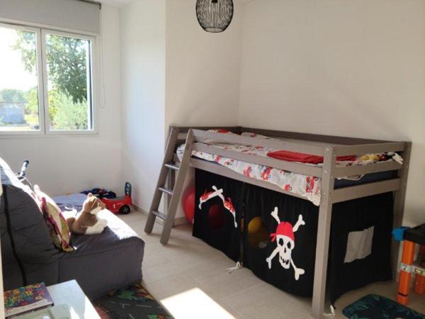 Maison plain pied, garage deux carports, vue dégagée