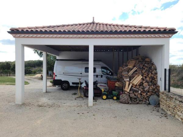 Maison plain pied, garage deux carports, vue dégagée