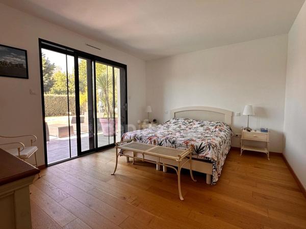 Maison à vendre 5 pièces LES MATHES (17) - Terrain de 1278m² - Piscine - Grand garage