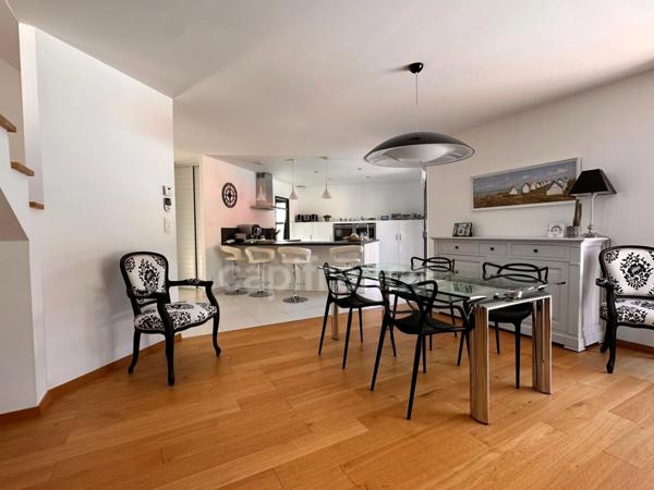 Maison à vendre 5 pièces LES MATHES (17) - Terrain de 1278m² - Piscine - Grand garage