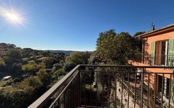 Appartement à louer    3 pièces •  Carros