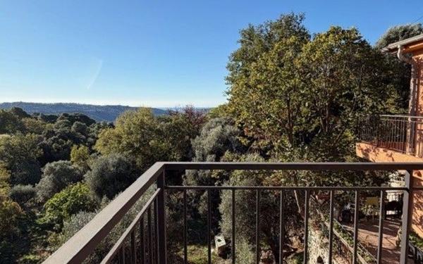 Appartement à louer    3 pièces •  Carros