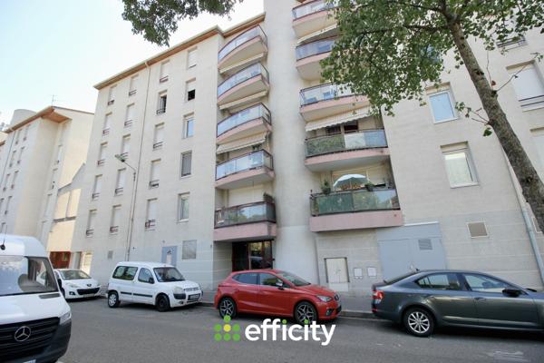 Parking
        
        - 17 m² Exclusivité 20 000 € *