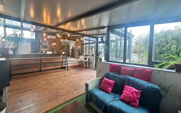 Maison à vendre    5 pièces • 125 m2 Saintes