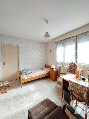 A VENDRE RENNES (35)  Sur la route qui mène à Vezin le Coquet et St Brieuc  Maison de 1970 de 1...