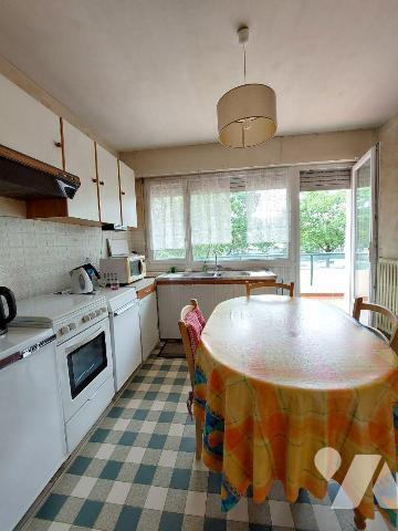 A VENDRE RENNES (35)  Sur la route qui mène à Vezin le Coquet et St Brieuc  Maison de 1970 de 1...