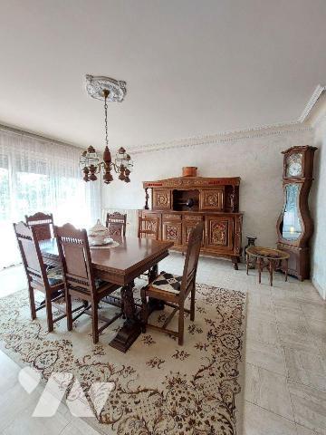 A VENDRE RENNES (35)  Sur la route qui mène à Vezin le Coquet et St Brieuc  Maison de 1970 de 1...