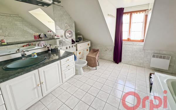 Maison à vendre    6 pièces •  Saint-Amand-Montrond