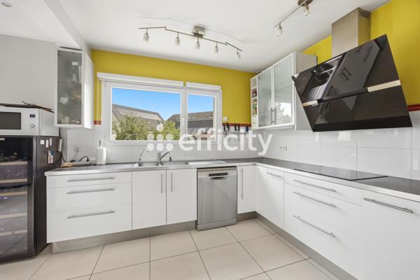 Maison
         6 pièces
        - 193 m² Bien prestige 474 900 € *