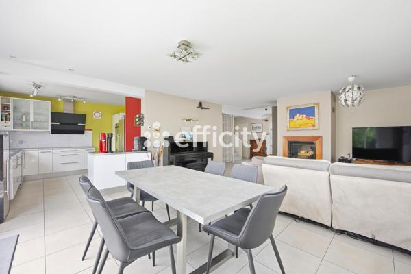Maison
         6 pièces
        - 193 m² Bien prestige 474 900 € *